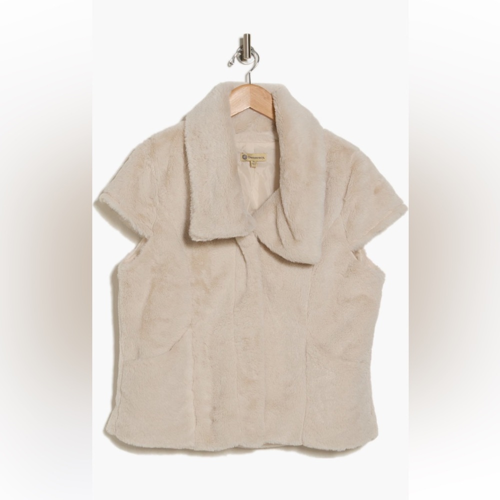 Democracy Cream Faux Fur Vest - Picture 3 of 4